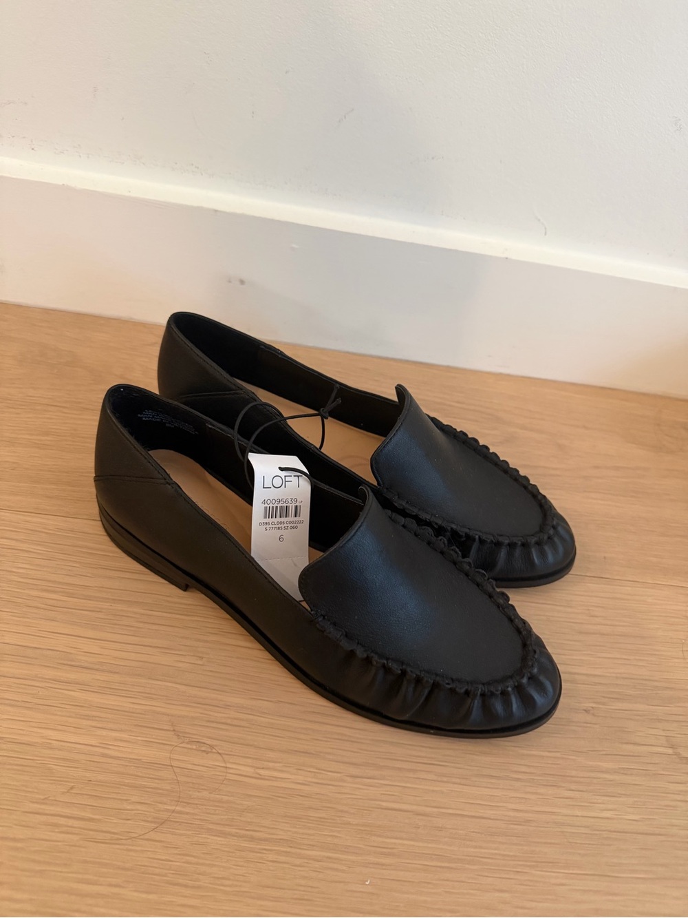 NWT Black Leather Ruched Loafers